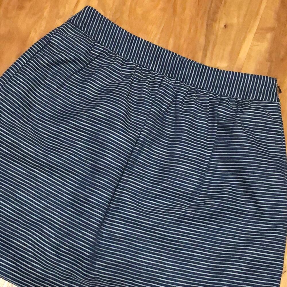 Banana Republic Navy and White Striped Skirt Size 2